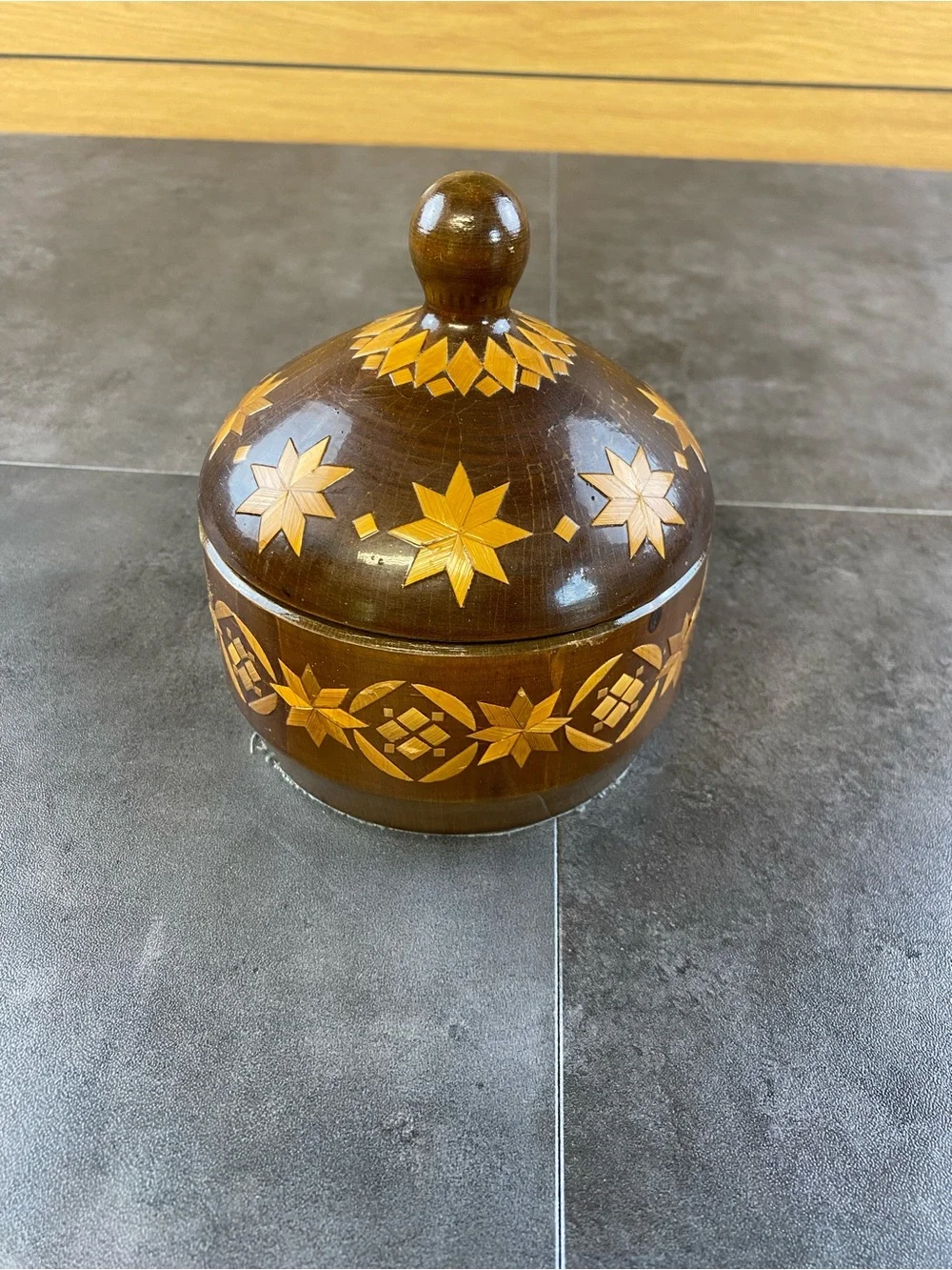 VTG Russian 1995 Wooden Veneer Inlay Decorative Lidded jewelry/trinket box